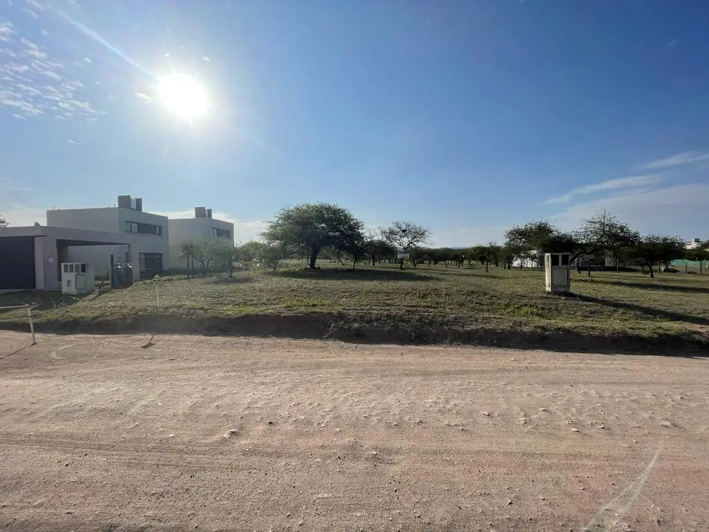 Terreno en venta en Río Ceballos — foto 1