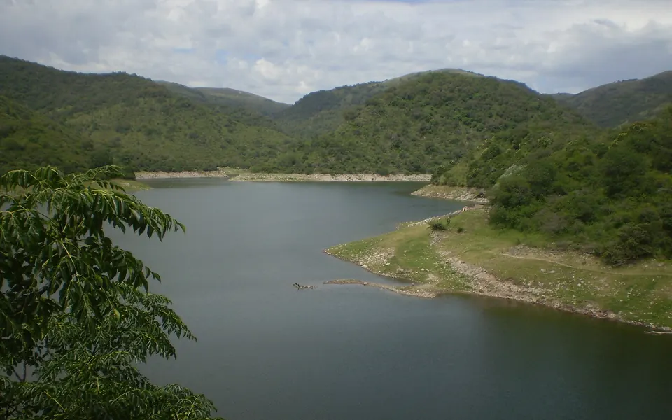 Lago del dique La Quebrada, Río Ceballos
