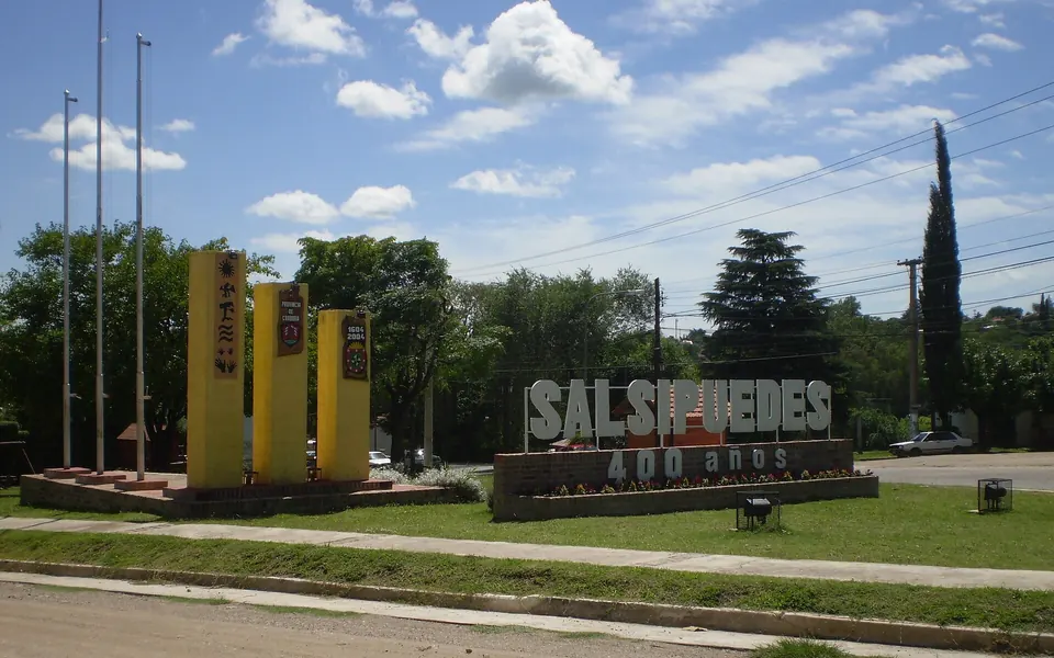 Cartel de bienvenida a Salsipuedes